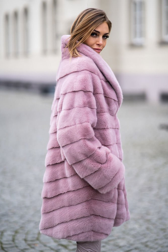 Futro z norek naturalnych - grzbiety, pudrowy róż.