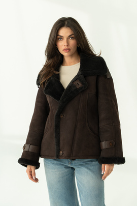 Naturalny brązowy kożuch ze skór jagnięcych