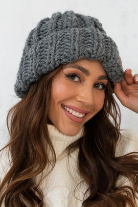 Szara czapka z wełny i alpaki ręcznie wykonana