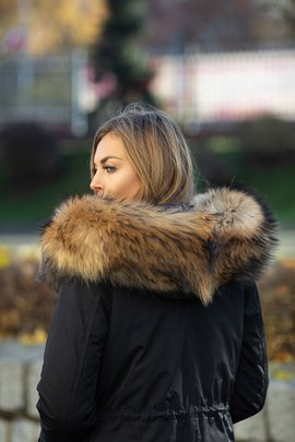 Futrzane obszycie na kaptur z  jenota naturalnego fińskiego