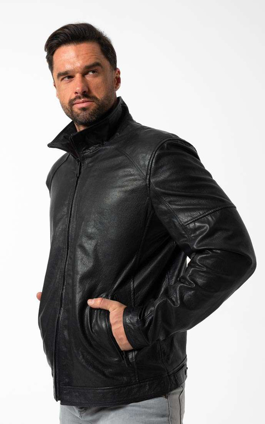 Czarna kurtka skórzana z kołnierzykiem