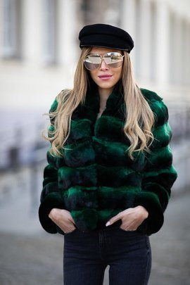 Futro z szynszyli naturalnych.