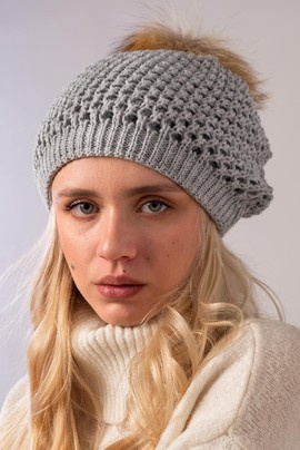Szara beretka wełniana z pomponem z naturalnego lisa srebrnego