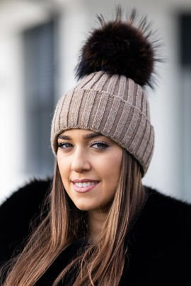 Zimowa czapka z alpaki w kolorze beżowym