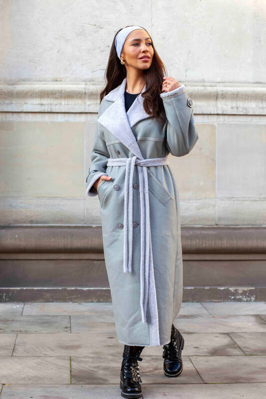 Długi szary kożuch ze skór merynosów