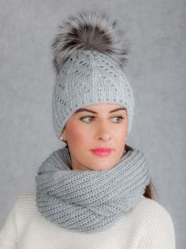 Czapka wełniana z pomponem z naturalnego futra lisa srebrnego