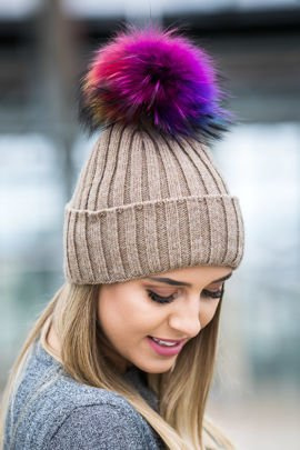 Czapka z Alpaki z pomponem z naturalnego futra jenota
