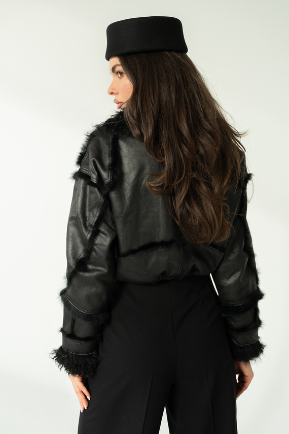 Krótkie futerko z królika w kolorze czarnym