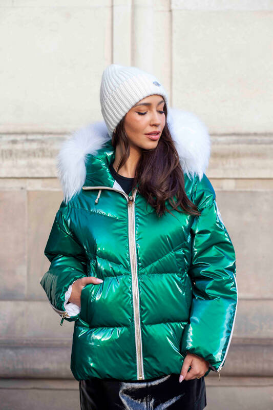 Zielona kurta Sissi marki Flo&Clo z futrzanym obszyciem