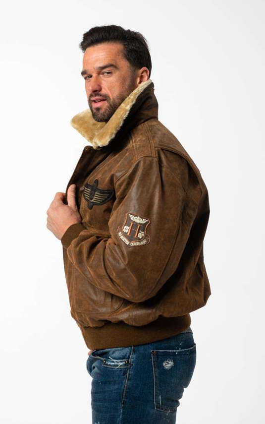 Skórzna pilotka w kolorze brązowym