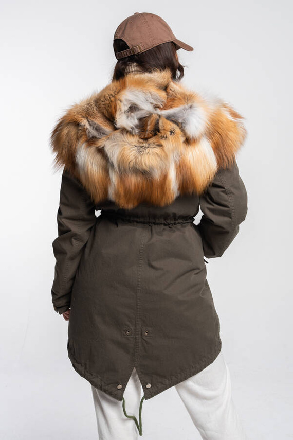 Khaki kurtka parka obszyta naturalnym futrem z lisa płomienistego