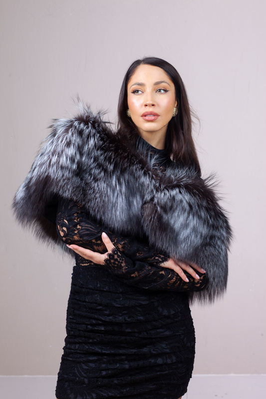 Srebrna futrzana etola z naturalnego lisa 