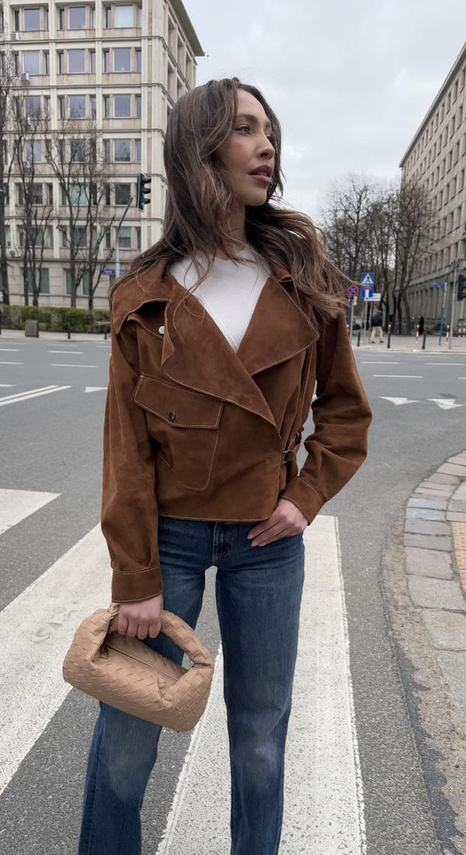 Zamszowa kurta w odcieniu brązu