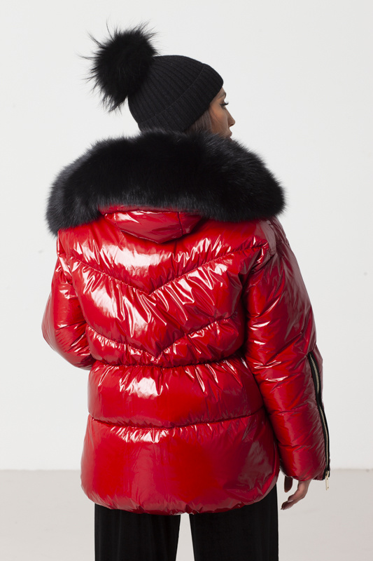 Czerwona kurta Sissi marki Flo&Clo z futrzanym obszyciem