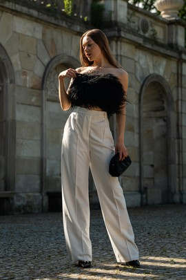 Ekstrawagancki top z piórami