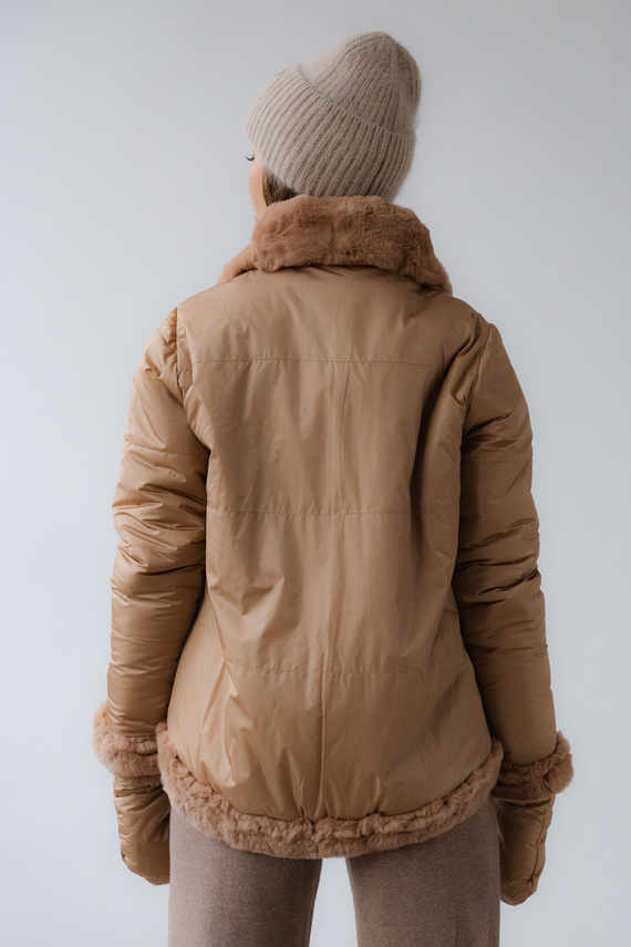 Czarna kurtka puchowa Arianna z futrzanym kapturem 