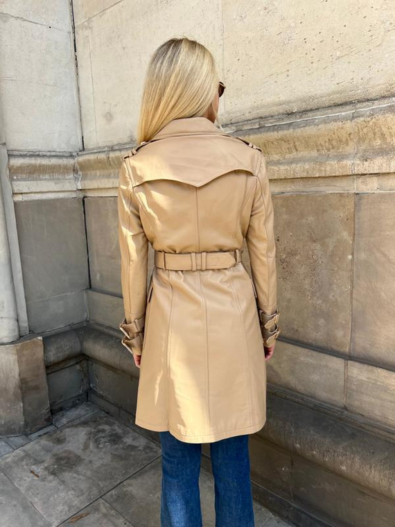 Beżowy płaszcz Bella z naturalnej skóry 