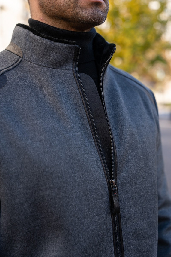 Szara kaszmirowa kurtka ocieplana kożuchem