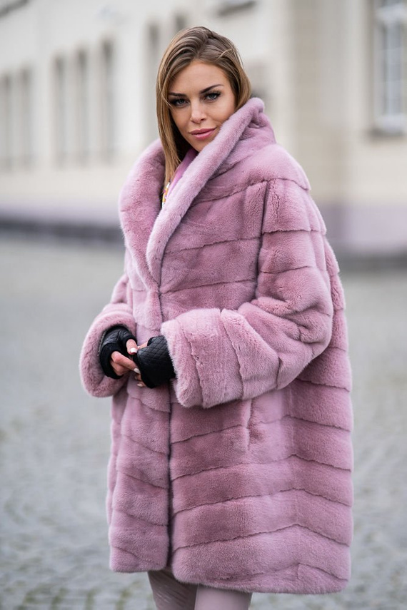 Futro z norek naturalnych - grzbiety, pudrowy róż.