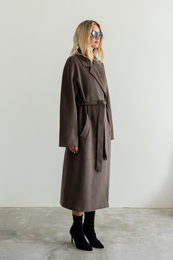 Jesienny płaszcz w kolorze taupe