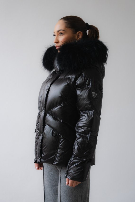 Czarna kurtka puchowa Ariana z kapturem