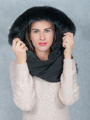 Szalokaptur obszyty naturalnym futrem z lisa