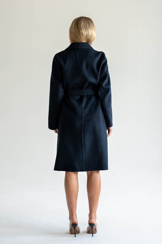 Kaszmirowy płaszcz z jedwabiem w kolorze granatu