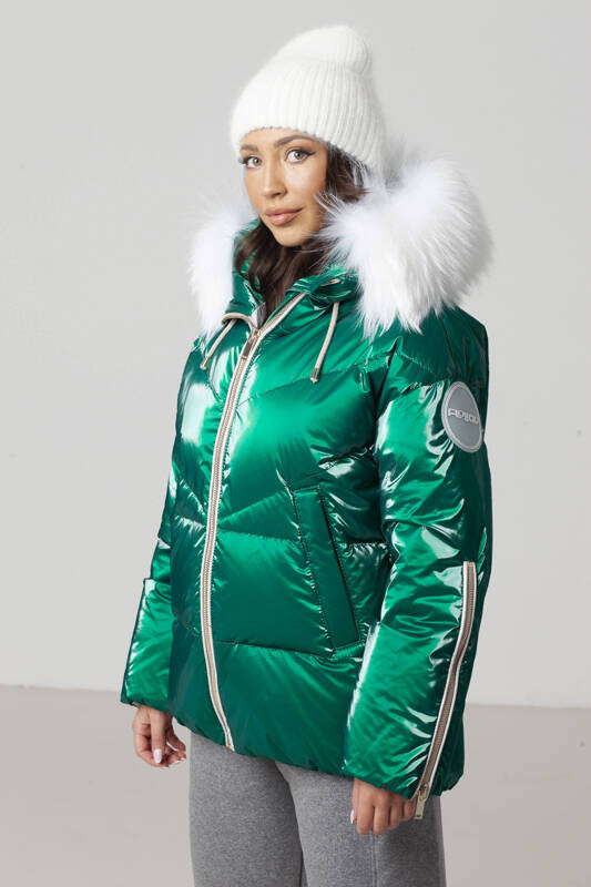 Zielona kurta Sissi marki Flo&Clo z futrzanym obszyciem