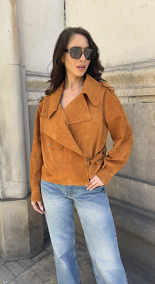 Zamszowa kurta w odcieniu koniaku